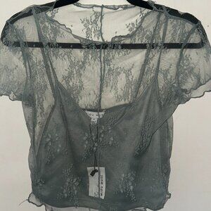 MIOU MUSE  Lace layered crop top